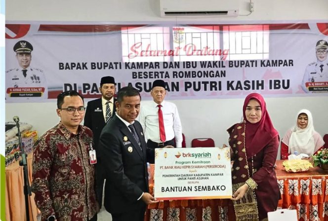 
					Bupati Kampar Anjangsana ke Panti Asuhan Putri Kasih Ibu, Serahkan Bantuan Sembako di Momen HUT RI ke-80