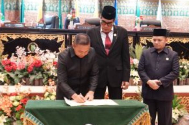 
					RPJMD Riau 2025–2029 Disahkan, Gubri Wahid: Jadi Pedoman Nyata Pembangunan Lima Tahun ke Depan